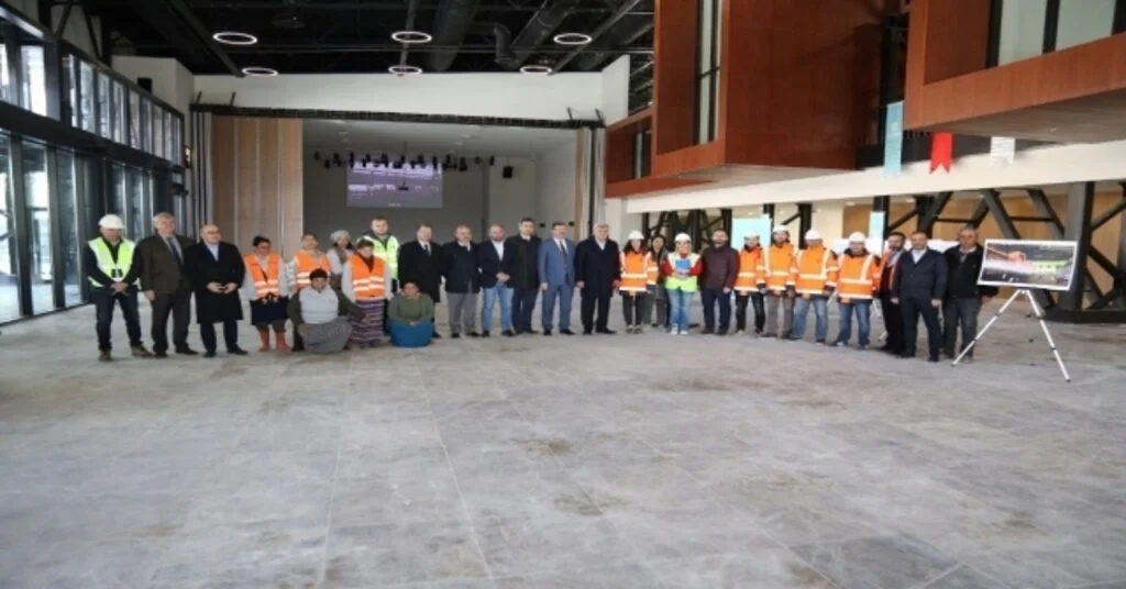 Karaosmanoğlu,  Kocaeli Kongre Merkezini İnceledi