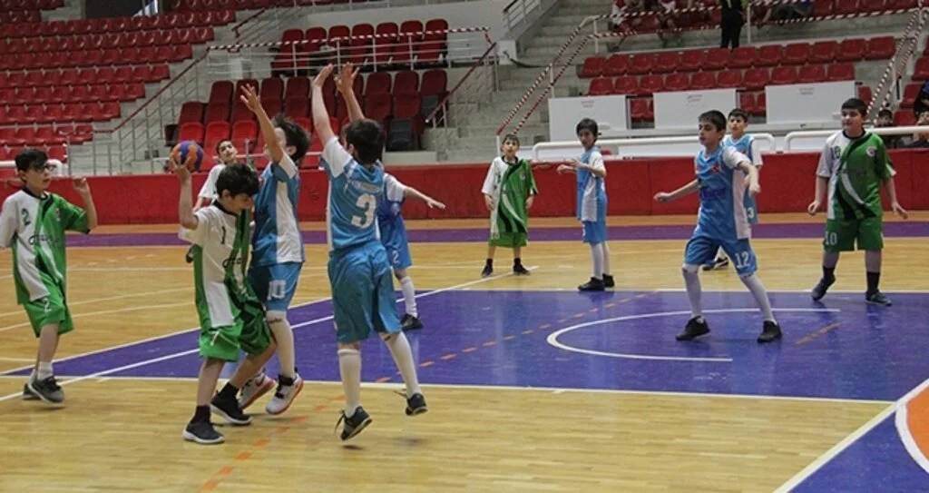KAZIM KARABEKİL FARKLI KAZANDI