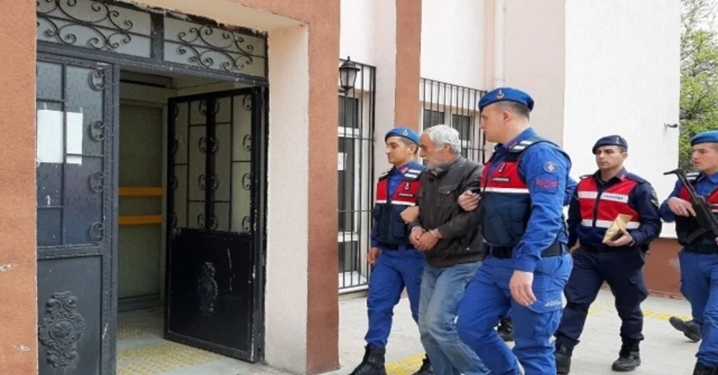 Komşusunu Engelli Oğluna Cinsel Saldırıda Bulunduğu İçin Öldürmüş