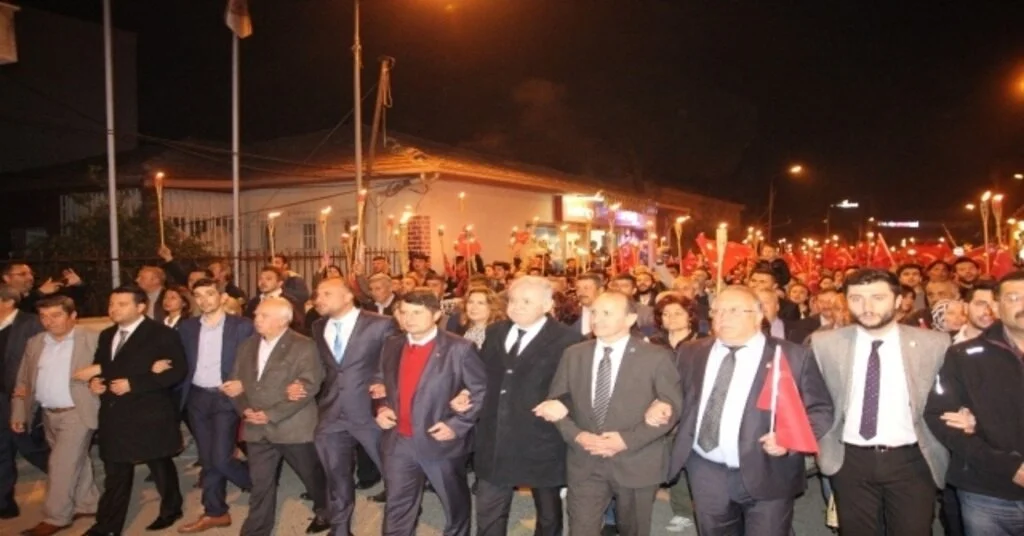 Köşk İyi Partiden Çanakkale Zaferi İçin Fener Alayı