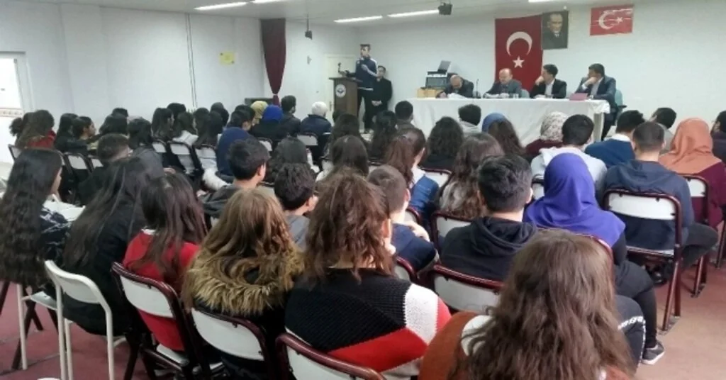 Kulua Çanakkale Şehitleri Anısına Şiir Yarışması Düzenlendi