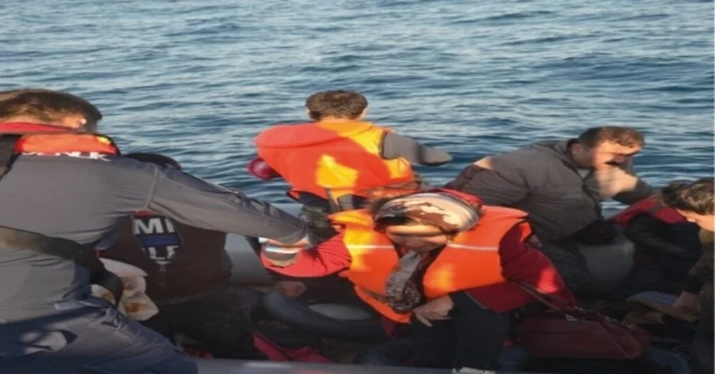 Kuşadası Körfezinde 14Ü Çocuk 26 Kaçak Göçmen Yakalandı