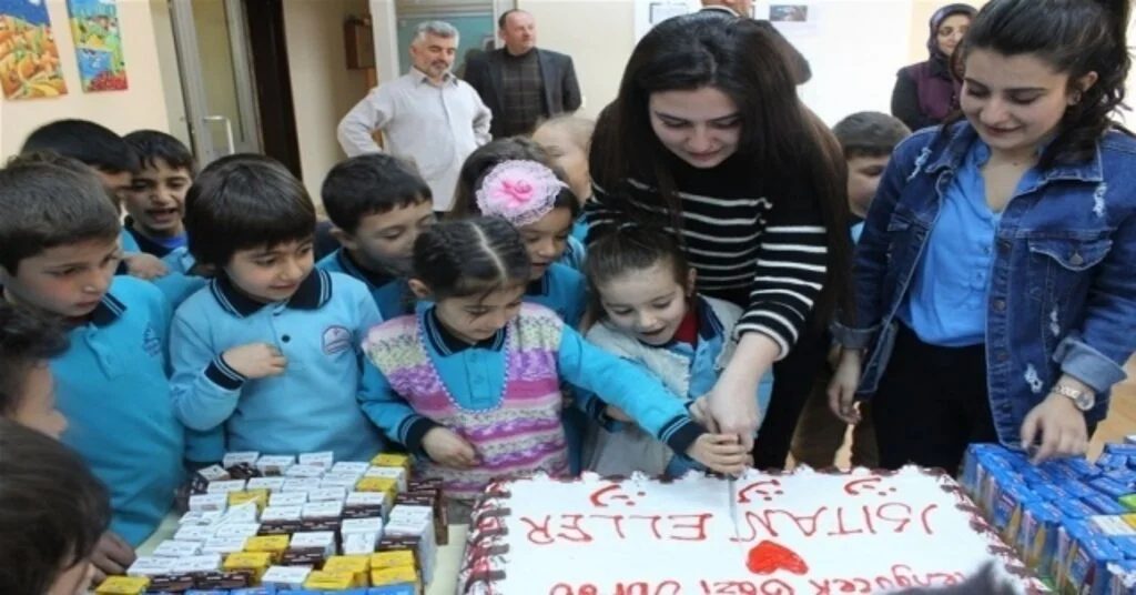 Kyklı Öğrencilerden Minik Kardeşlerine Hediye