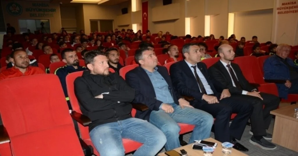 Manisa Bbsk Altyapısına Beslenme Ve Anti-Doping Konulu Seminer