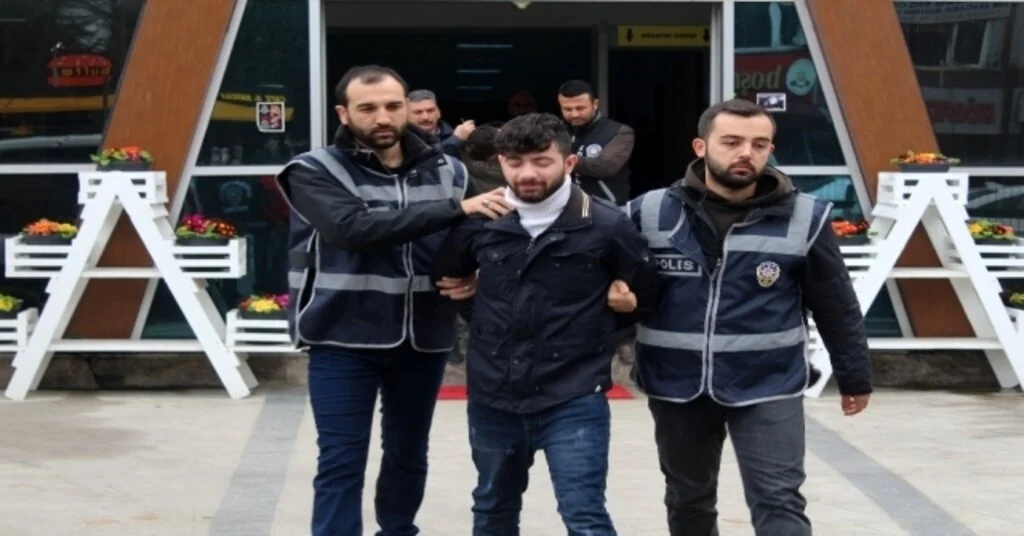 ‘Maskeli Beşler Adlı Hırsızlık Çetesinin 4 Üyesi Tutuklandı