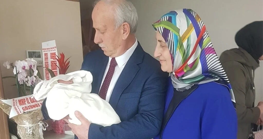 MHP İl Başkanı Abdullah Karapıçak dede oldu 
