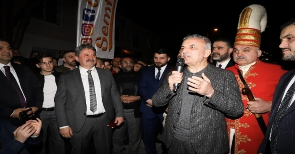 Mhpli Gençlerden Cumhur İttifakının Adayına Sürpriz Karşılama