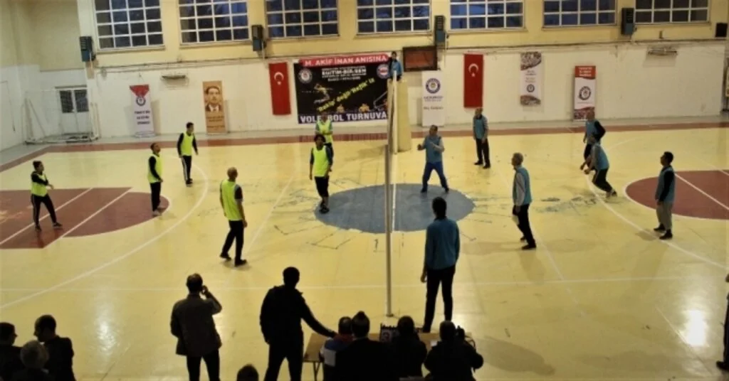 Milli Şair Mehmet Akif Ersoyun Anısına Voleybol Turnuvası