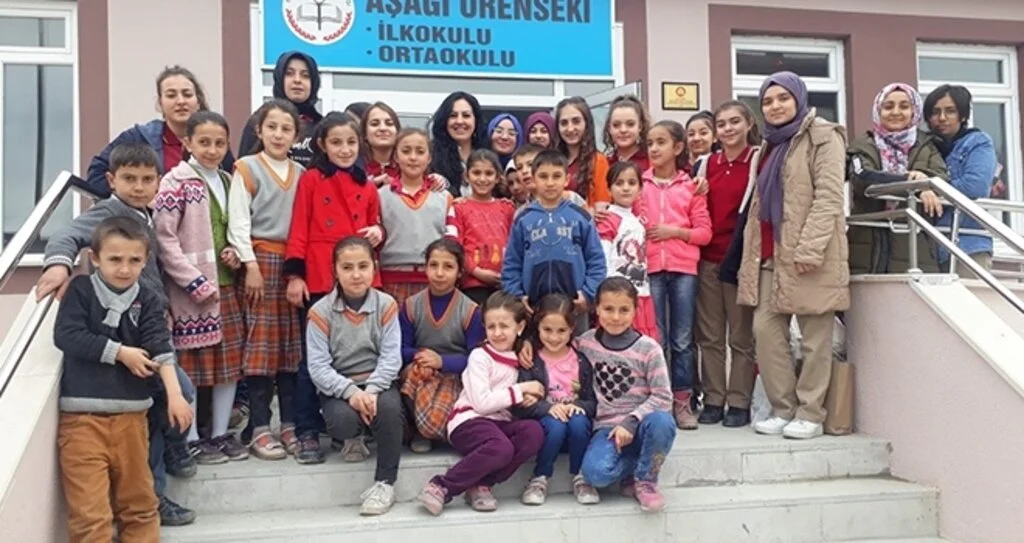 Öğrenciler, Dünya Sorunlarını Tartıştı