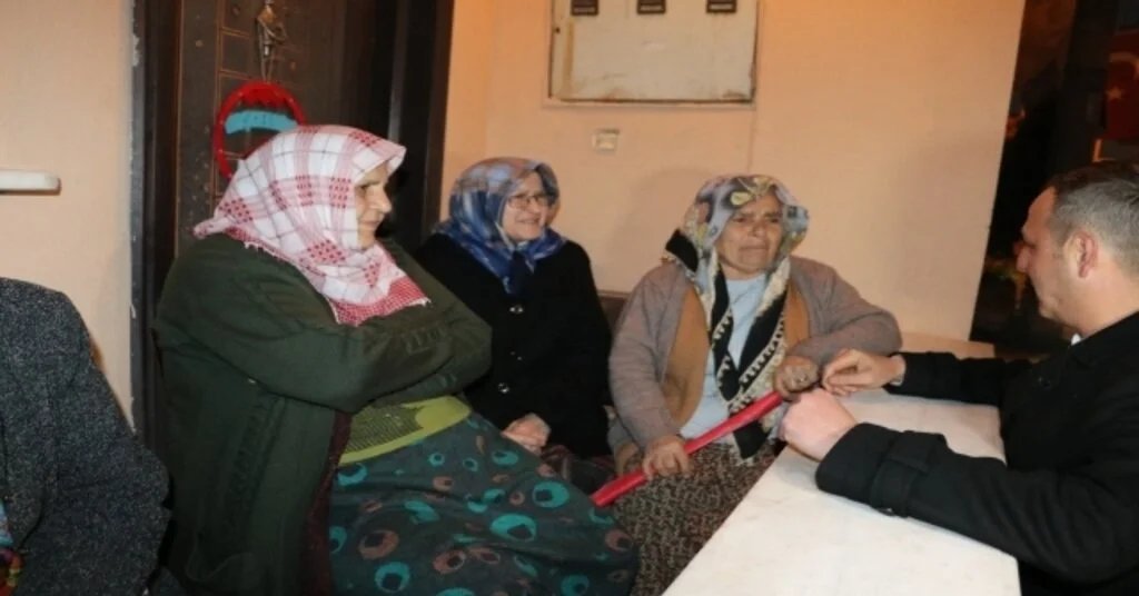 Ömer Selim Alana Tepebaşı Mahallesinde Sevgi Seli