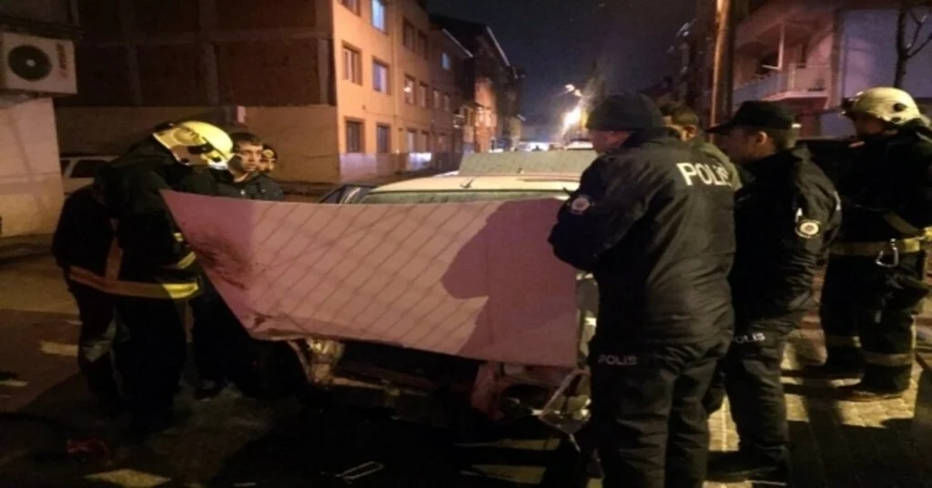 Önce Kaza Yaptı Sonra Aracı Yandı