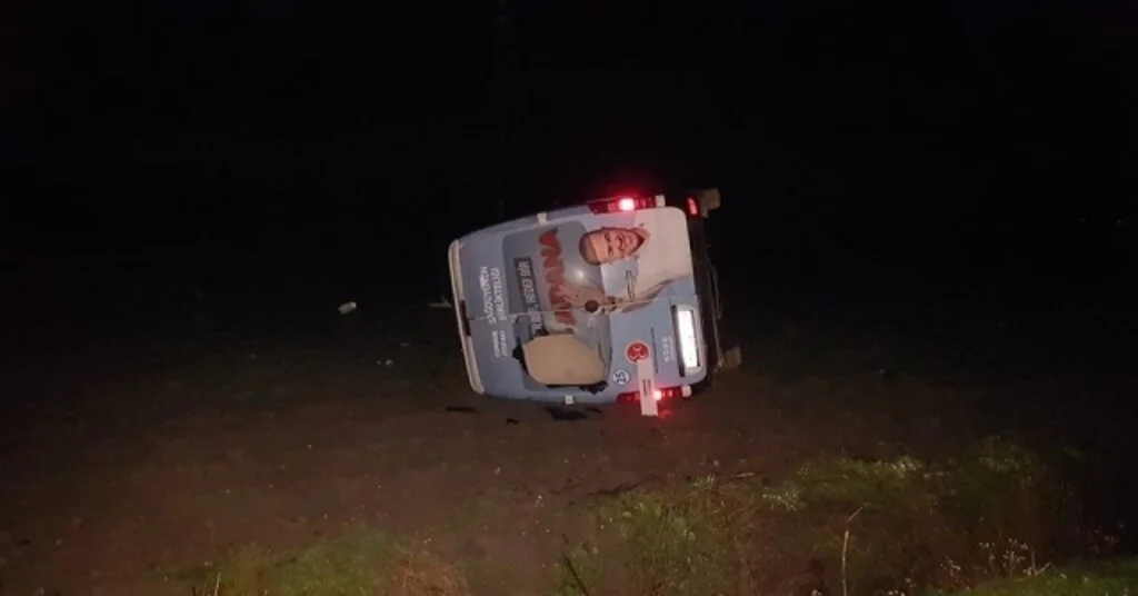 Osmaniyede Mhp Seçim Minibüsü Kaza Yaptı 2 Yaralı