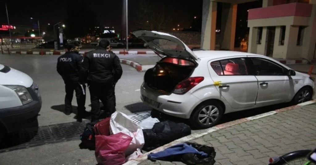 Otomobile Seyir Halindeyken Ateş Açıldı: 1 Yaralı