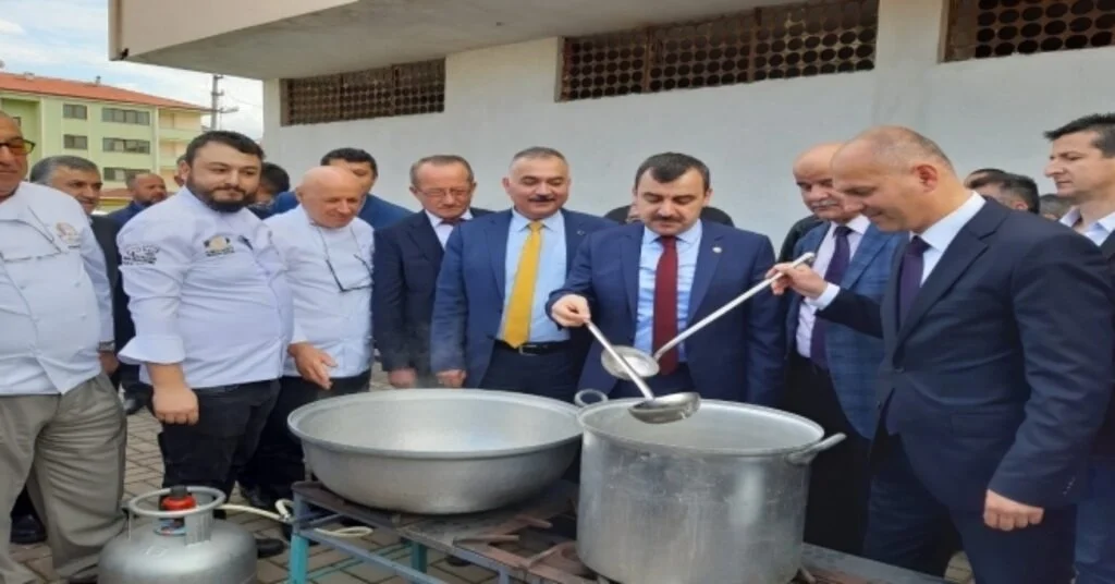Perşembede Gara Mancar Festivali Düzenlendi