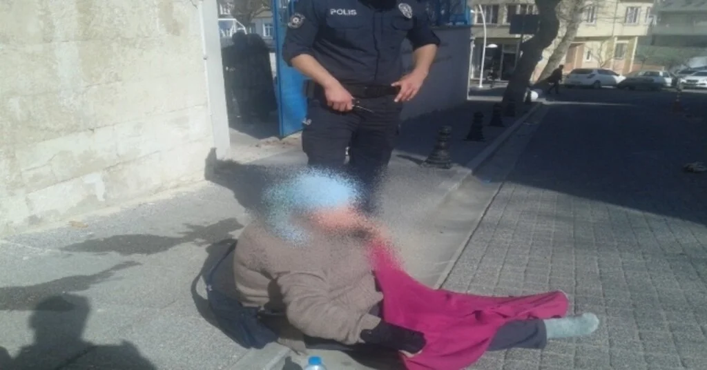 Polis Amirinden İnsanlık Örneği