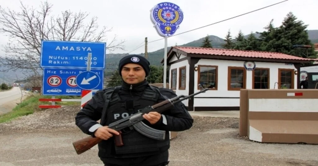 Polislere Konak Gibi Kontrol Noktası