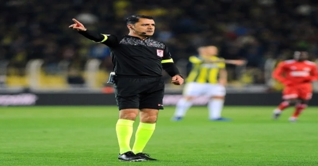 Spor Toto Süper Lig: Fenerbahçe: 0 - Demir Grup Sivasspor: 0 (İlk Yarı)