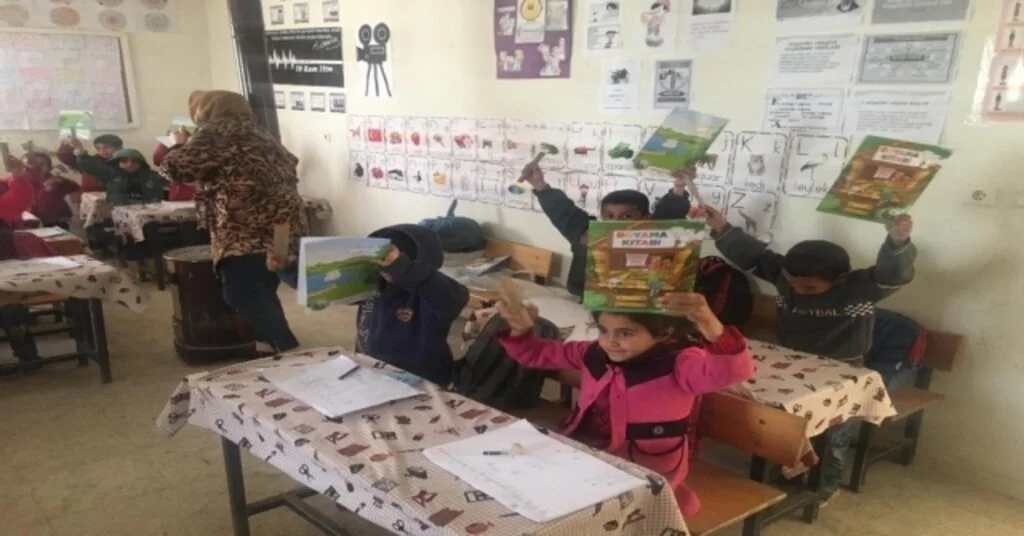 Ssaumderden Öğrencilere Kırtasiye Ve Spor Malzeme Yardımı