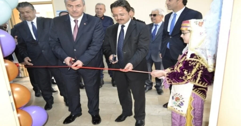 Sultanhisarda Z Kütüphane Öğrencilerin Kullanımına Açıldı
