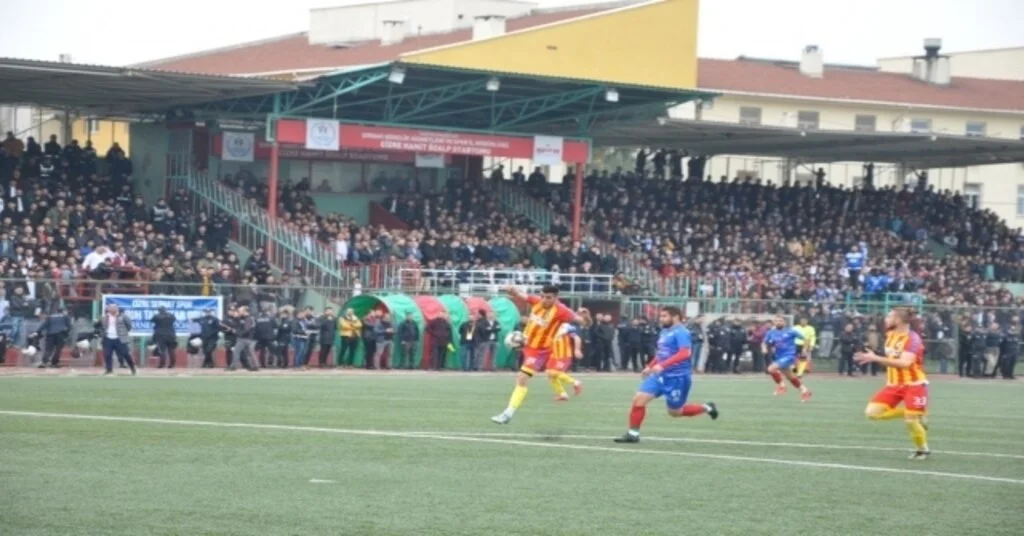 Süper Amatör Ligde Cizre Serhatspor Şırnak Belediyesporu 2-1 Yendi