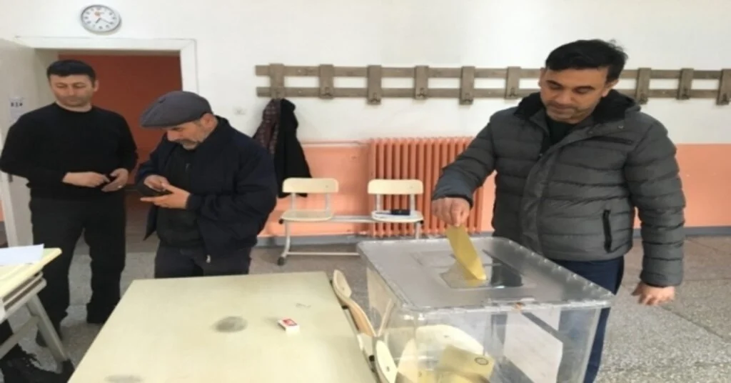 Trabzonda Oy Verme Başladı