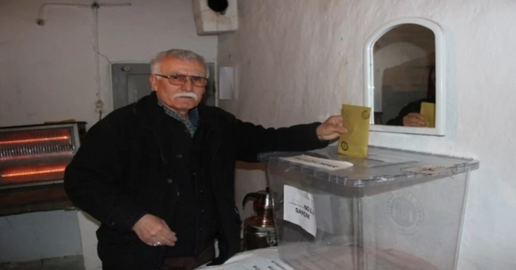 Türkiyenin En Küçük Mahallesi Sandık Başına Gitti