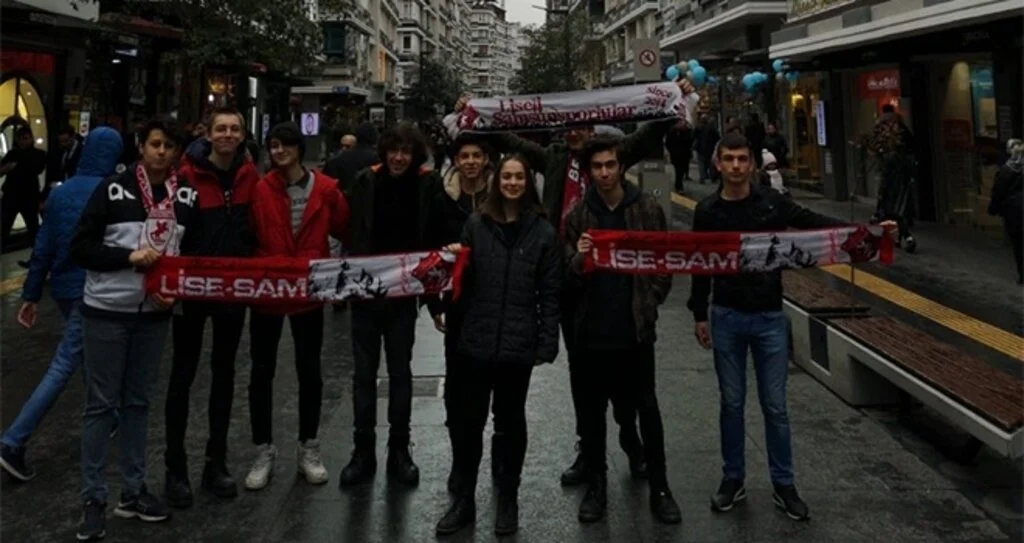 Üni-Sam'dan Bayrak kampanyası