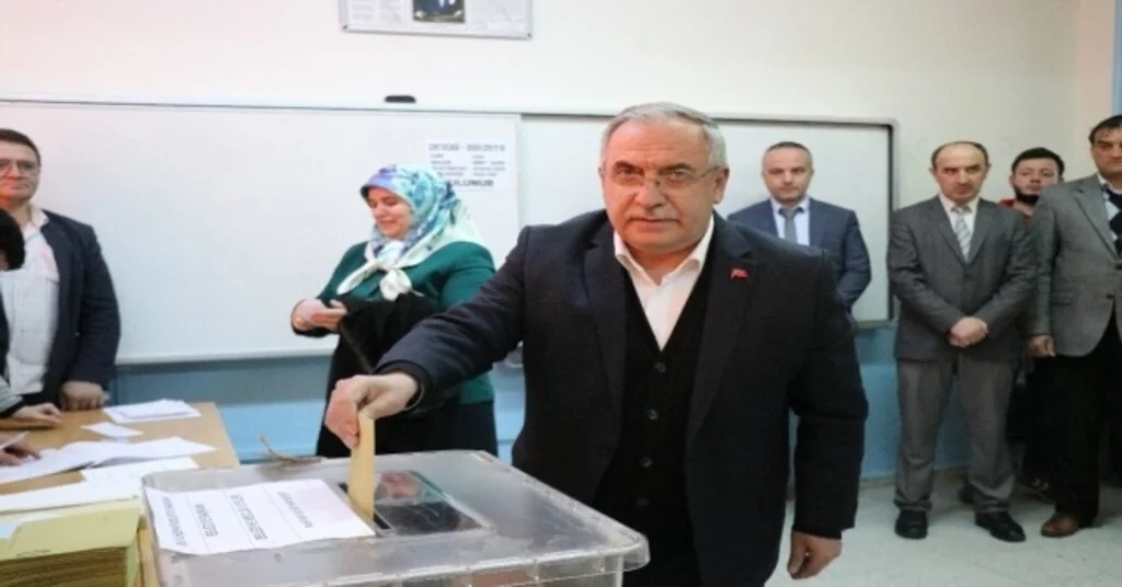 Vali Ahmet Hamdi Nayir Oyunu Kullandı