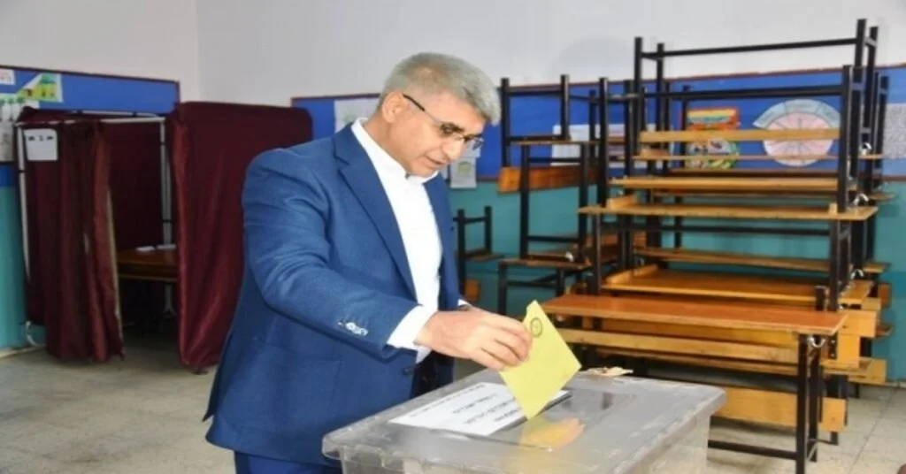 Vali Gürel Oyunu Kullandı