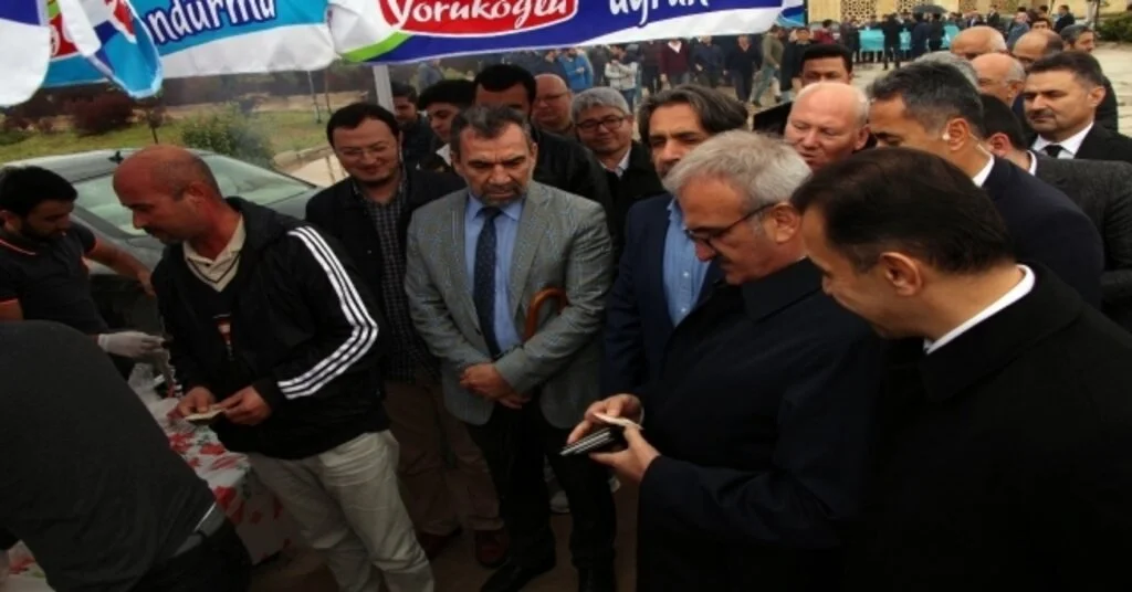 Vali Karaloğlundan  Öğrencilere Destek