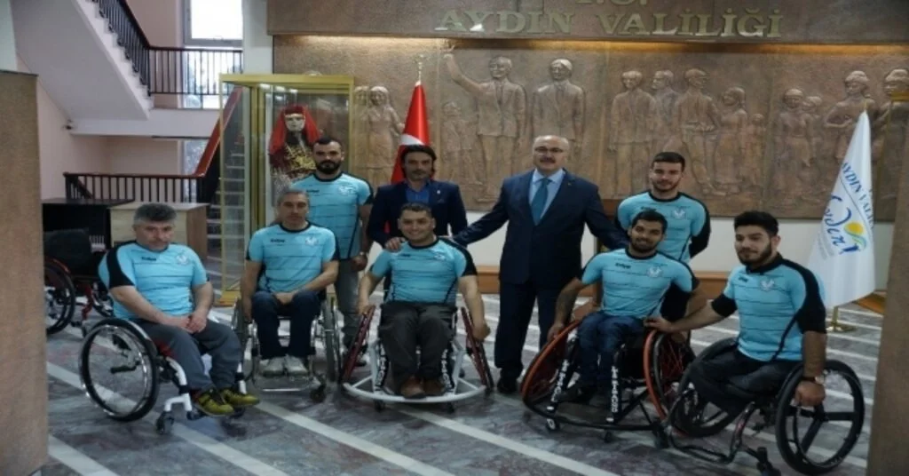 Vali Köşgerden 2 Engelli Sporcuya Tekerlekli Sandalye