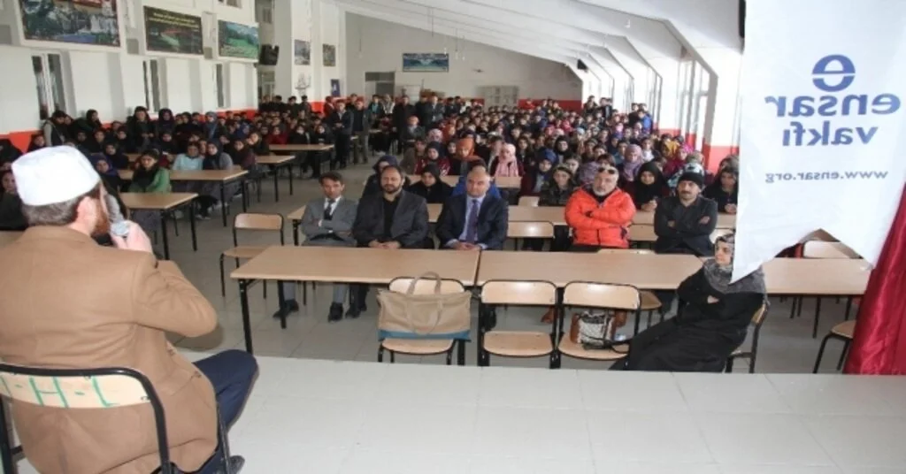 Yazar Türkmen, Muradiyede Konferans Verdi