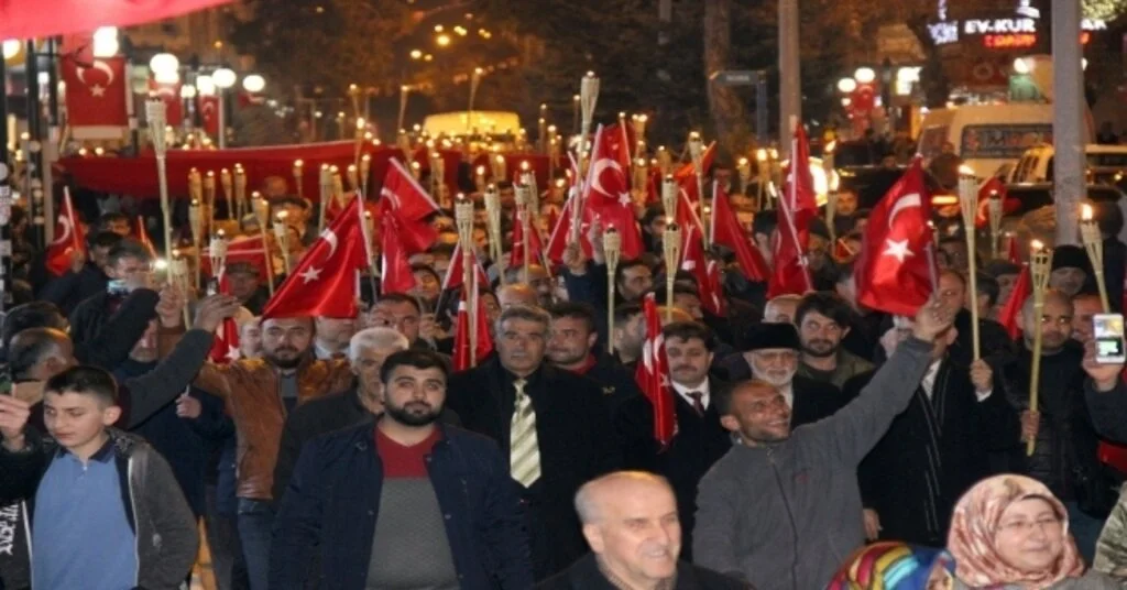 Yozgatta Şehitler İçin Fener Alayı Düzenlendi