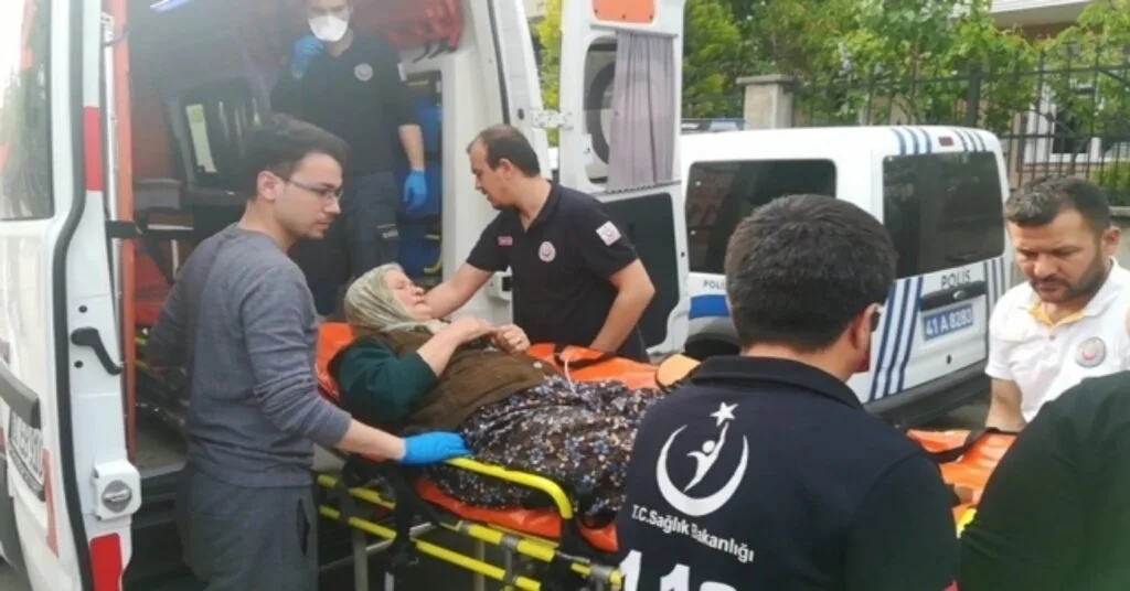 4 Katlı Binada Çıkan Yangında 2 Kişi Hastanelik Oldu