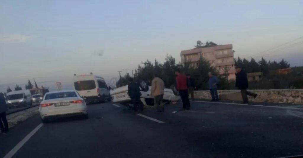 Adıyamanda Otomobil Takla Attı: 4 Yaralı