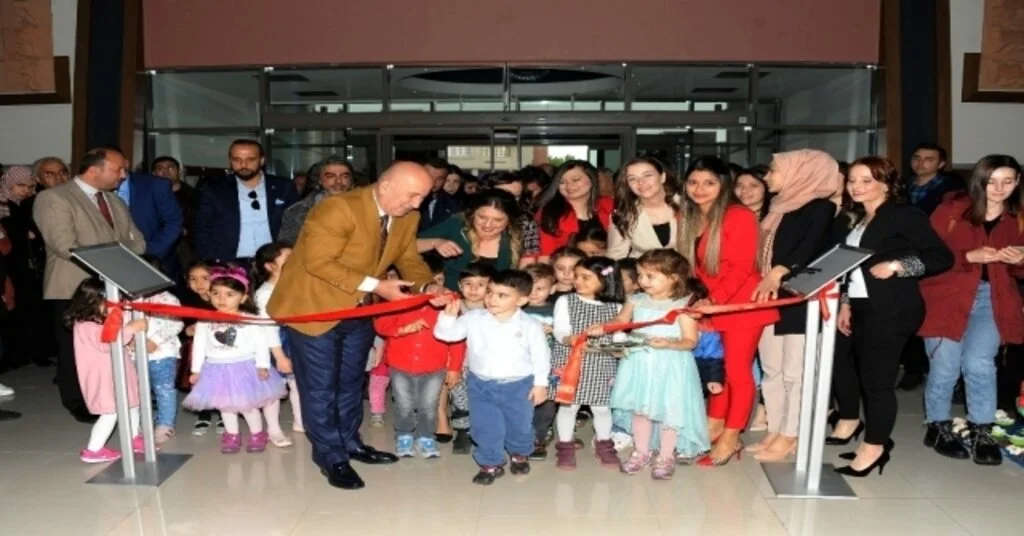 Adülü Miniklerin Sergisi Beğeni Topladı