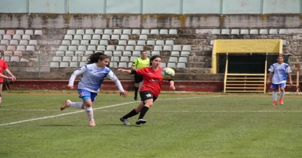 Ağaköyspor Yalovada Bileti Kaptı
