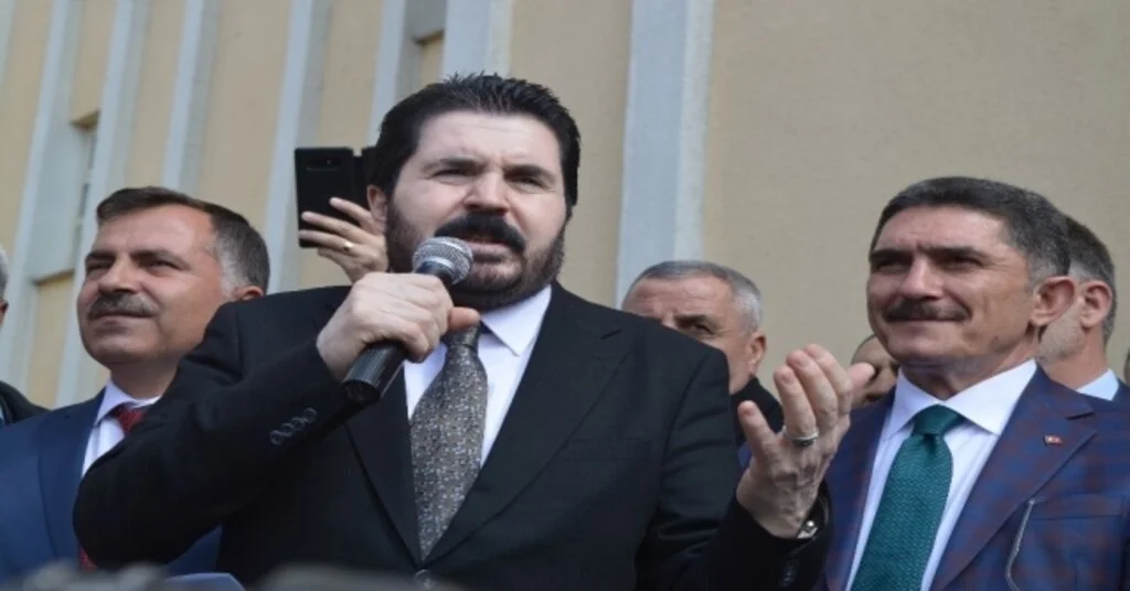 Ağrı Belediye Başkanı Sayan: Mahallenizde Çalışan Gariban Çöpçülere Kızmayın, Gelin Bana Kızın