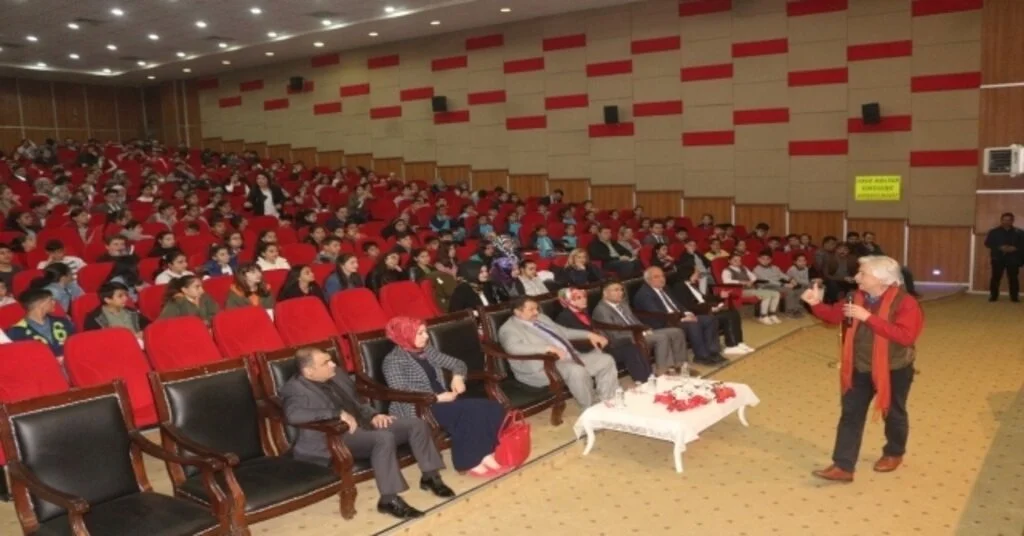 Ağrıda Okuma Şenliği