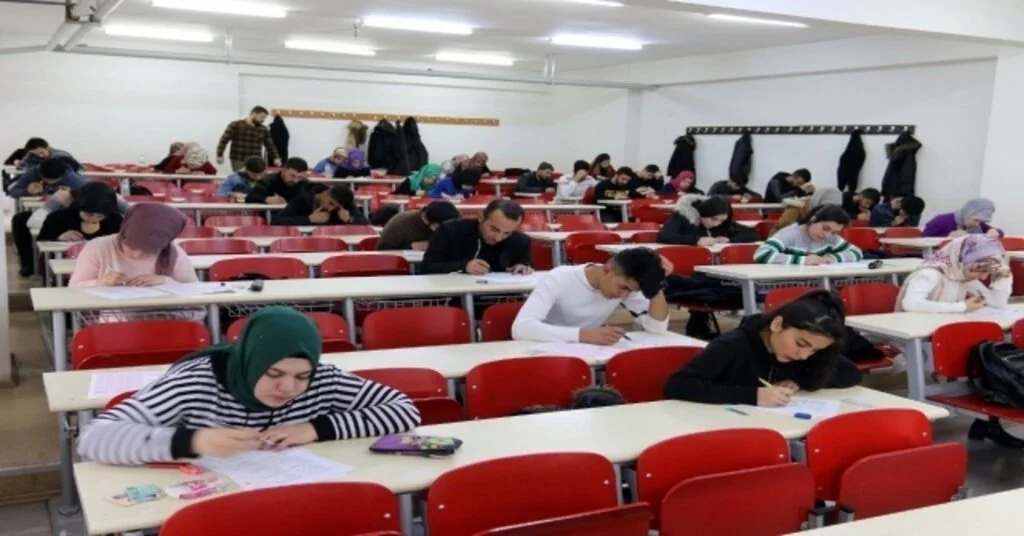 Aiç Üniversitesinde İlk “Dijital Okur-Yazarlık” Dersi Sınavı Yapıldı