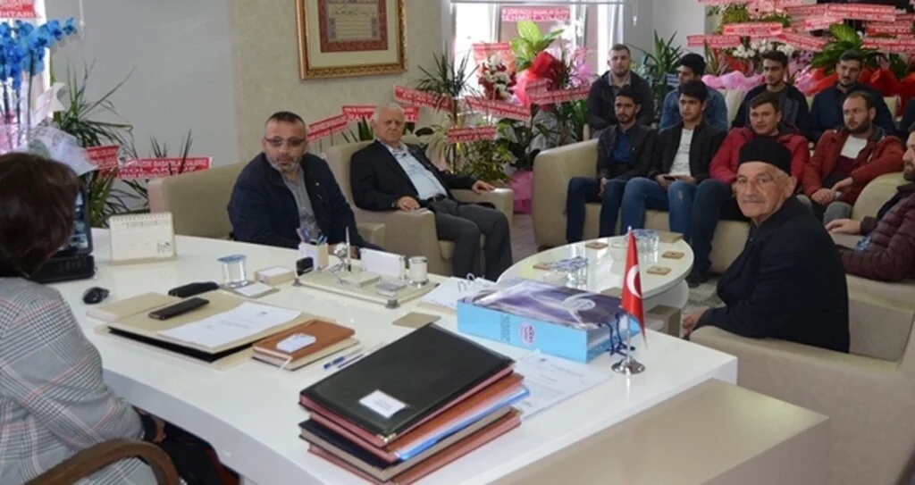 AK gençler Ladik Belediye Başkanı Nurhan Yapıcı Özel'e başarı diledi 
