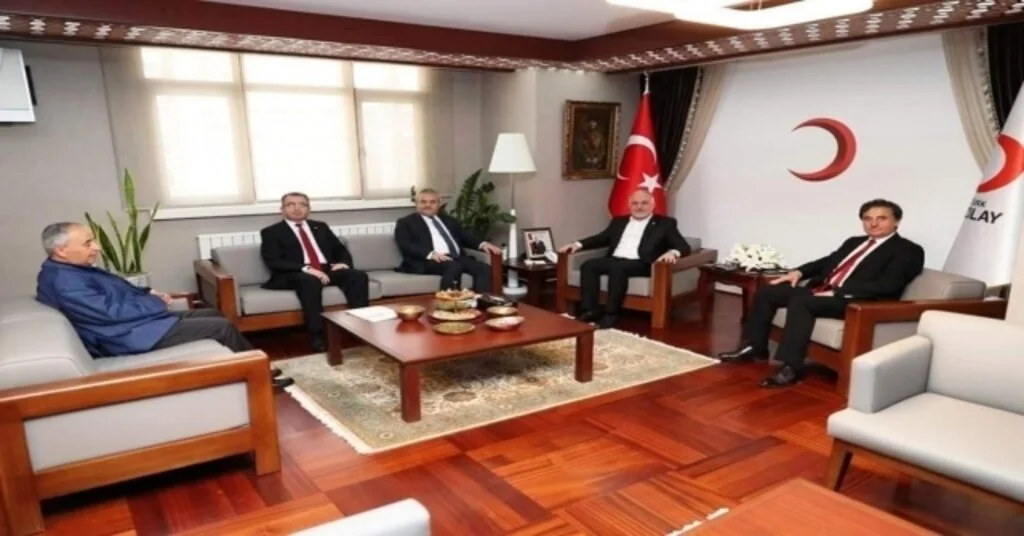 Ak Partili Vekiller Türk Kızılayı Genel Başkanı Kınıka Başarılar Diledi