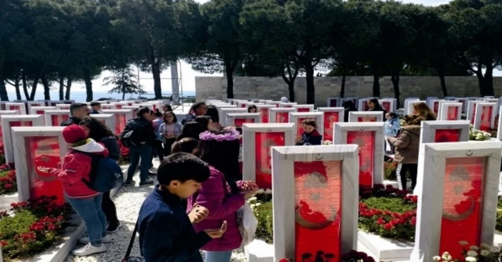 Altıeylül Belediyesinden Başarılı Öğrencilere Ödül