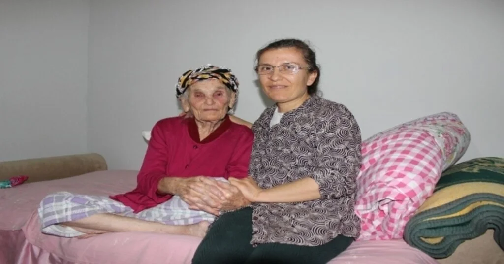 Alzheimer Hastası Yaşlı Kadının Evi Onarıldı