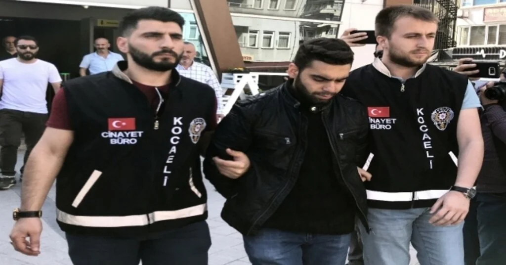 Anne Ve Babasını Öldüren Şahıs Tutuklandı