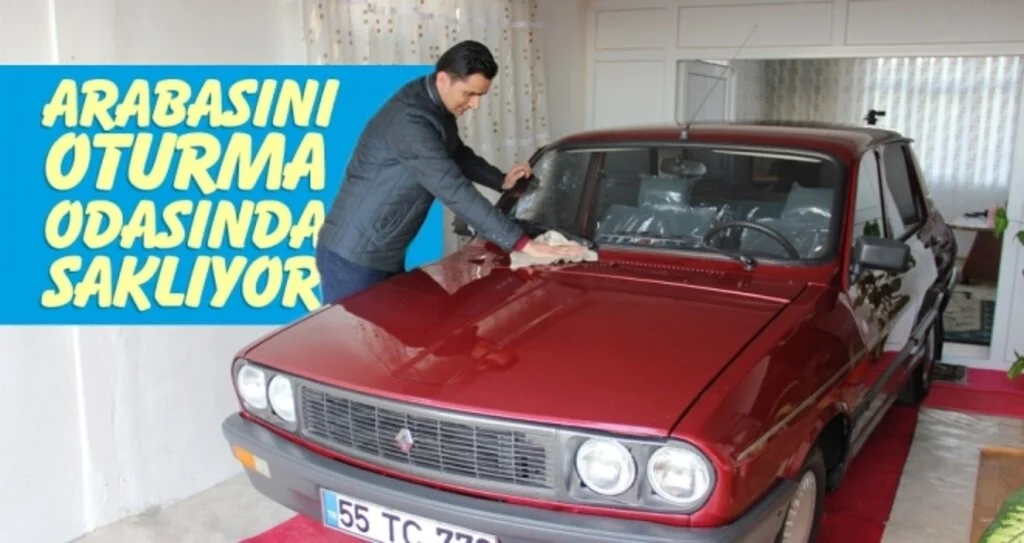 Arabasını Oturma Odasında Saklıyor