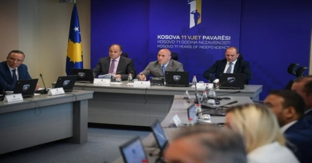 Arnavutlara Hakaret Eden Kosovalı Sırp Bakan Görevden Alındı