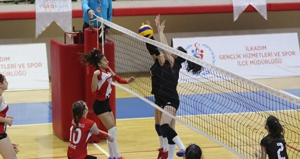 Atakum Koleji Finalde Kaybetti