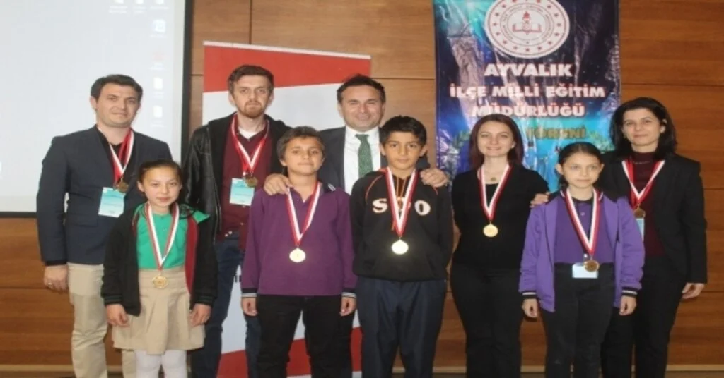 Ayvalıklı Gençler Eğlenirken Düşünmesini Öğrendi