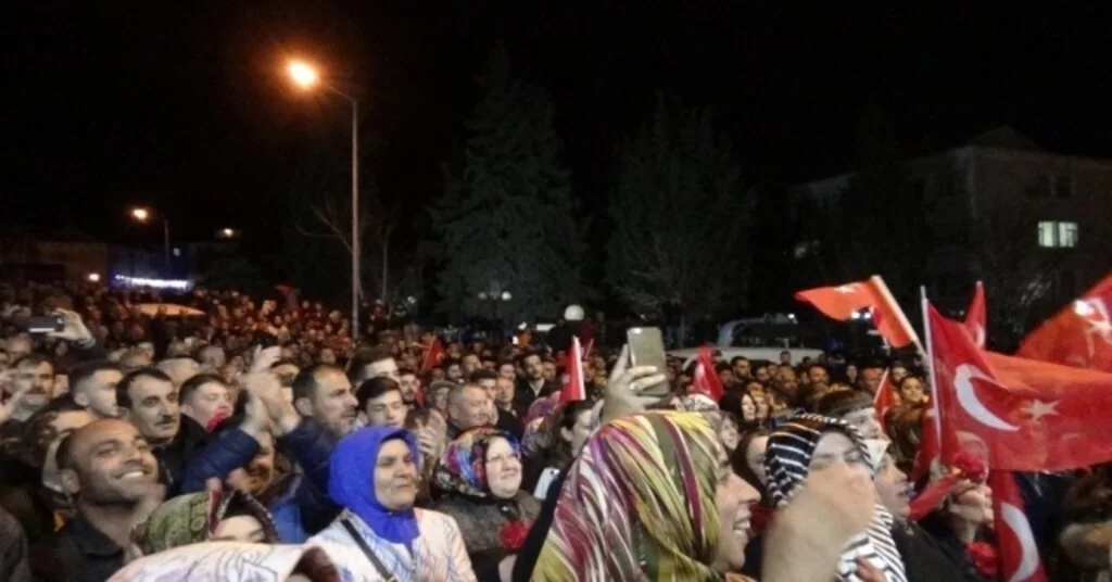 Bağımsız Girdiği Seçimi Kazandı